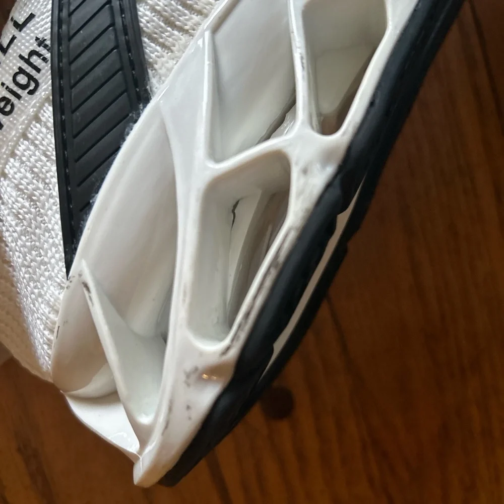Sneakers - Picture 4 of 4